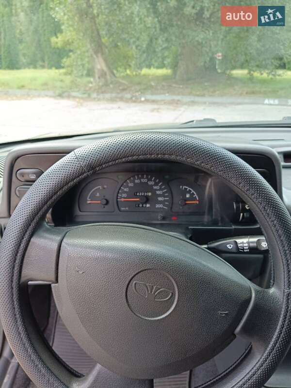 Седан Daewoo Nexia 2008 в Каневі