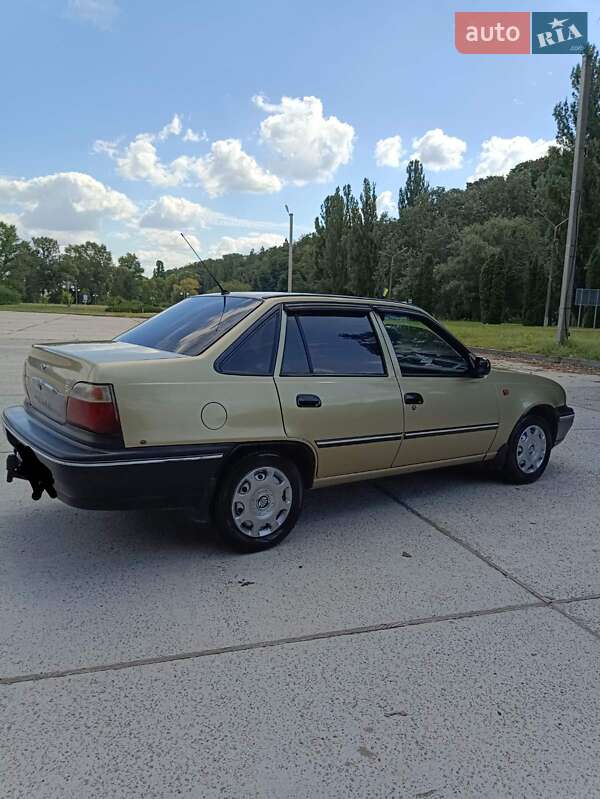 Седан Daewoo Nexia 2008 в Каневі
