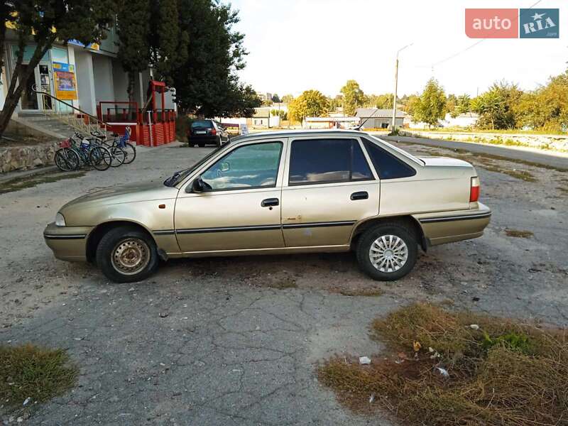 Седан Daewoo Nexia 2007 в Глухове