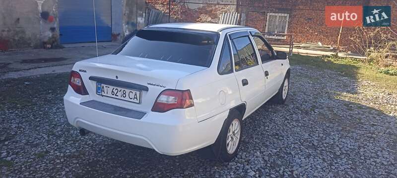 Седан Daewoo Nexia 1996 в Городенці