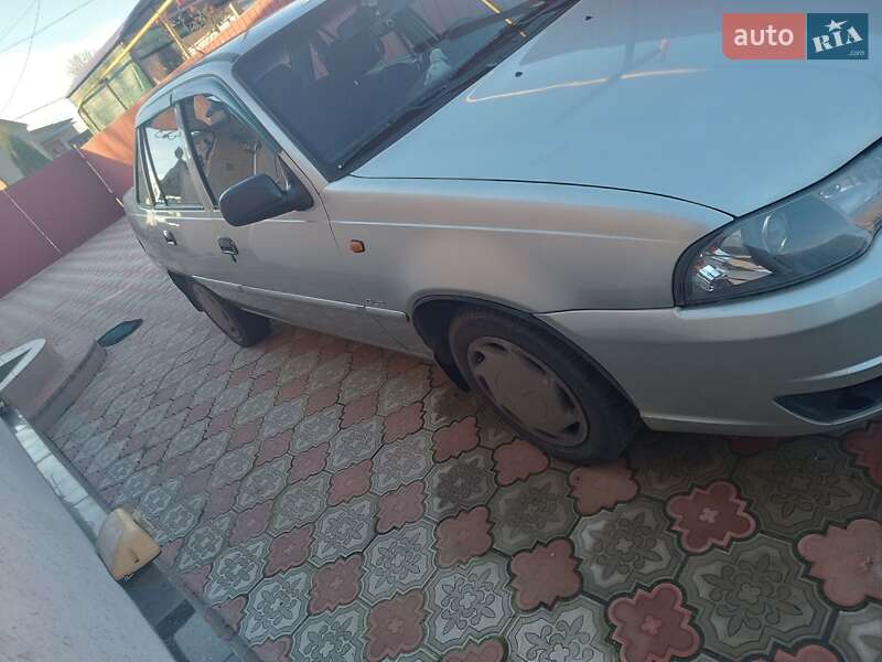 Седан Daewoo Nexia 2009 в Коростене