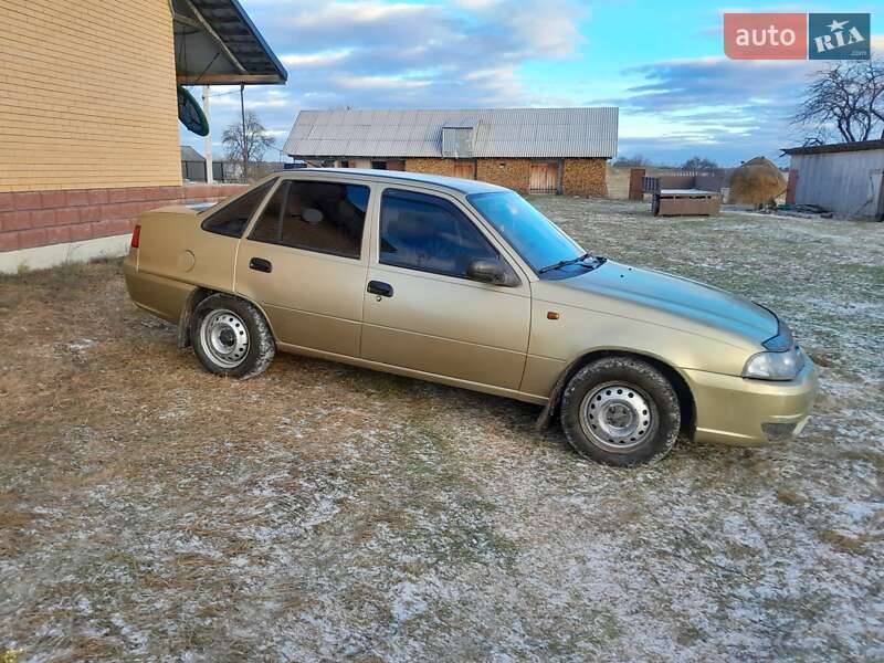 Седан Daewoo Nexia 2008 в Камне-Каширском