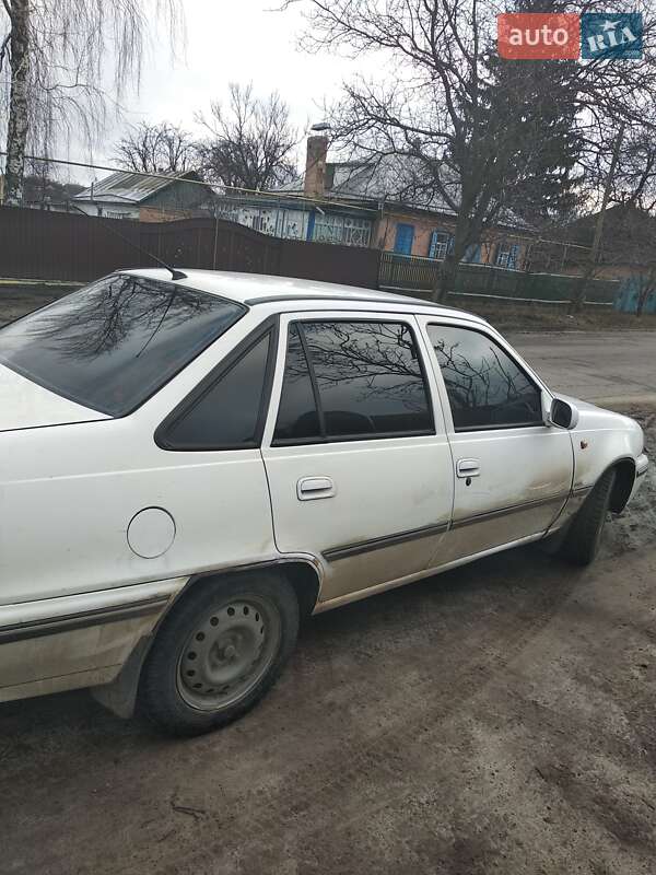 Седан Daewoo Nexia 2007 в Чернобае