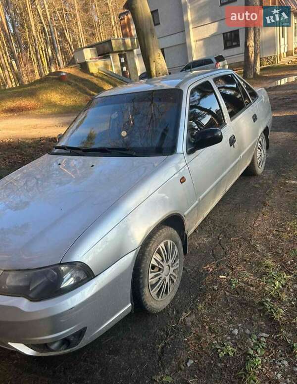 Седан Daewoo Nexia 2012 в Львове