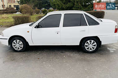 Седан Daewoo Nexia 2007 в Полонному
