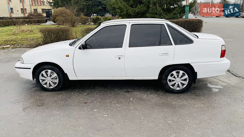 Седан Daewoo Nexia 2007 в Полонном