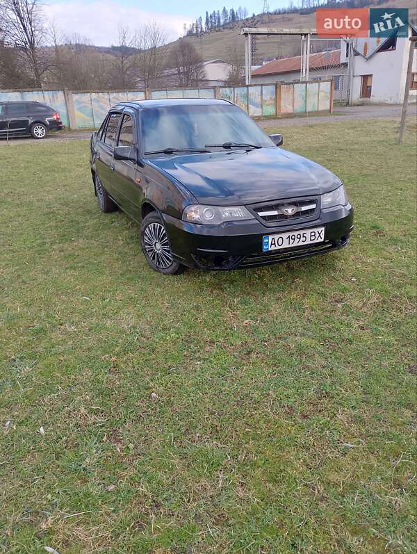 Седан Daewoo Nexia 2011 в Воловце