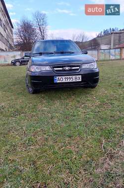 Седан Daewoo Nexia 2011 в 