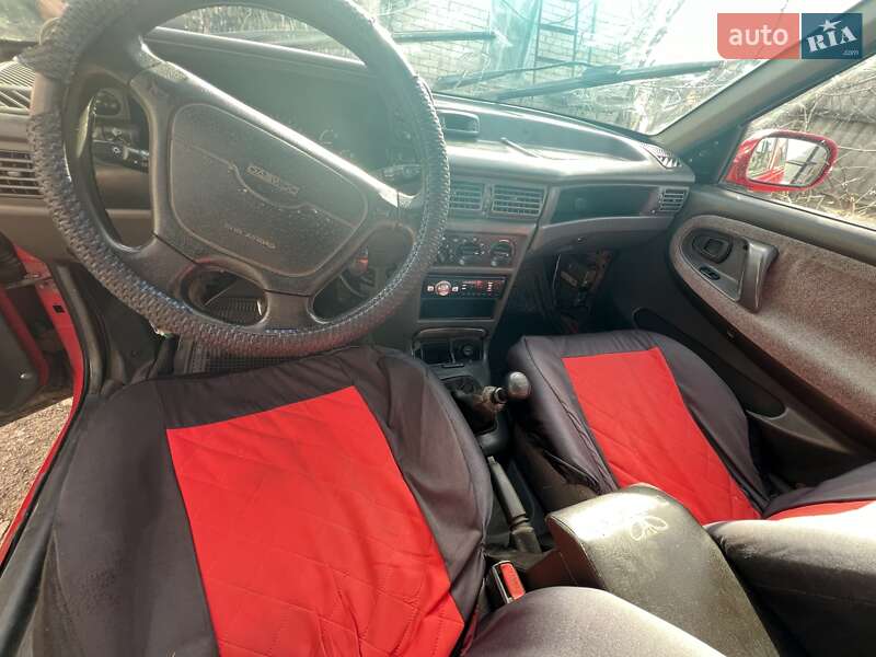 Седан Daewoo Nexia 1996 в Слов'янську