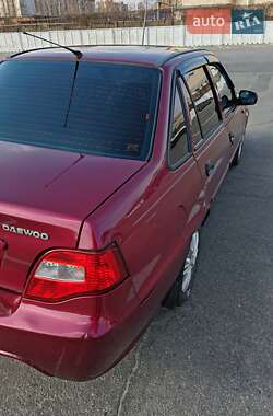 Седан Daewoo Nexia 2011 в 