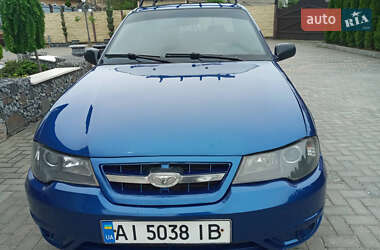Седан Daewoo Nexia 2010 в 