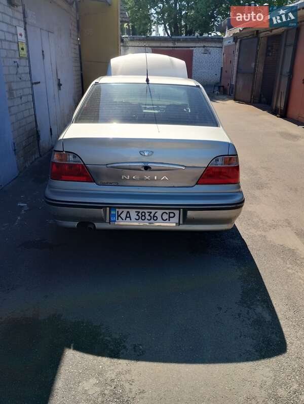 Седан Daewoo Nexia 2006 в Киеве