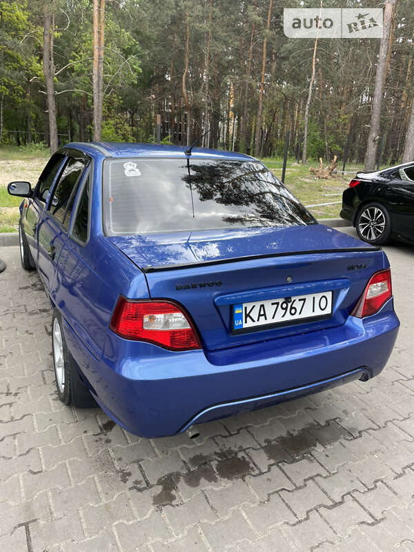 Седан Daewoo Nexia 2008 в Киеве