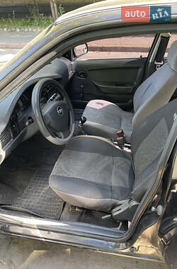 Седан Daewoo Nexia 2010 в 