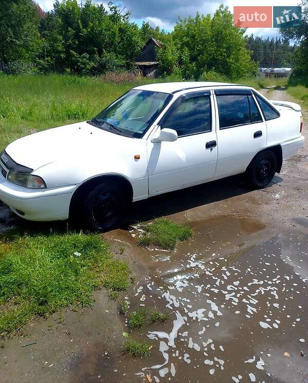 Седан Daewoo Nexia 1996 в Сновске
