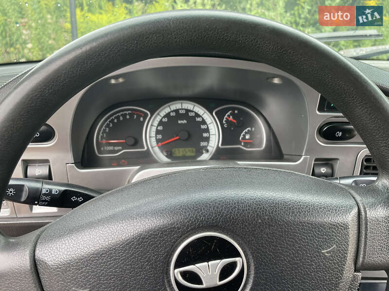 Седан Daewoo Nexia 2008 в Львові