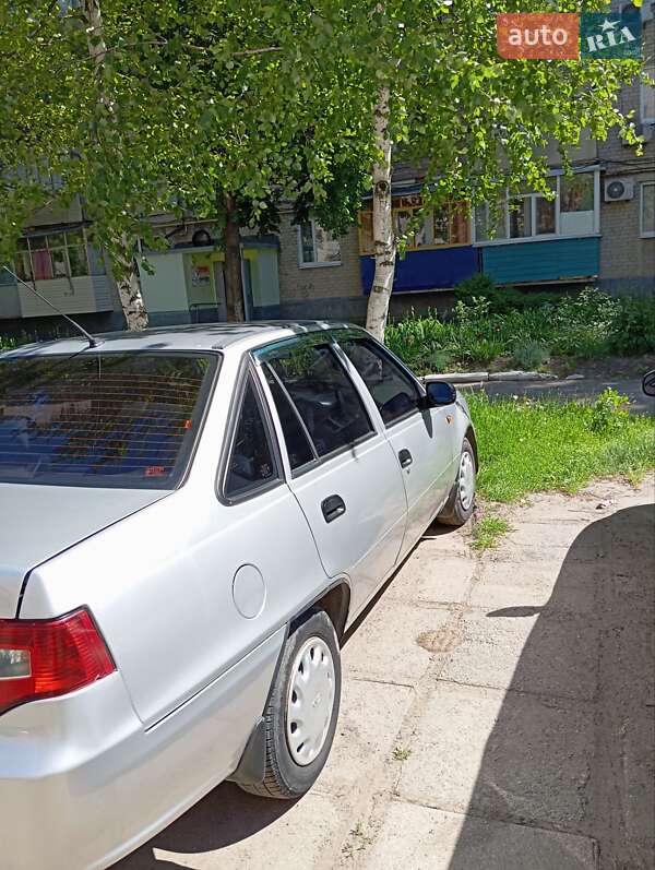 Седан Daewoo Nexia 2010 в Павлограде