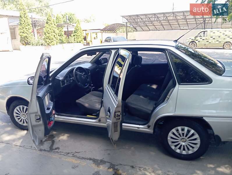 Седан Daewoo Nexia 2010 в Павлограде