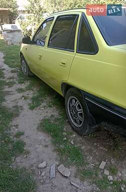 Седан Daewoo Nexia 2008 в 