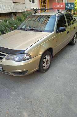 Седан Daewoo Nexia 2011 в 