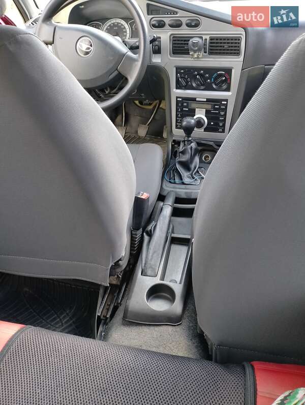 Седан Daewoo Nexia 2008 в Воловце