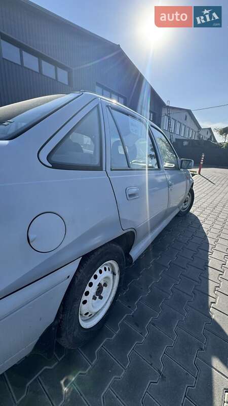 Седан Daewoo Nexia 1997 в Киеве