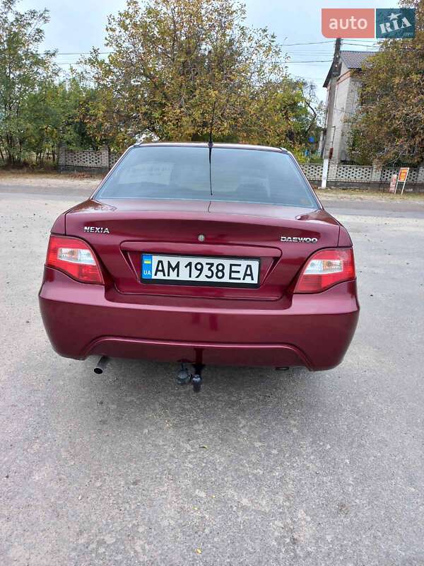Седан Daewoo Nexia 2008 в 