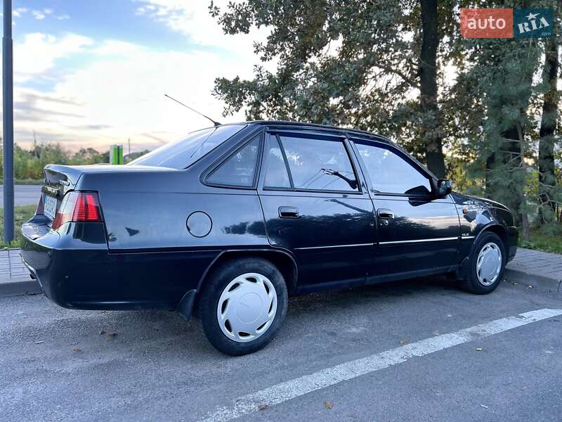 Седан Daewoo Nexia 2012 в Казатине