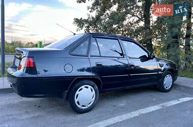 Седан Daewoo Nexia 2012 в 