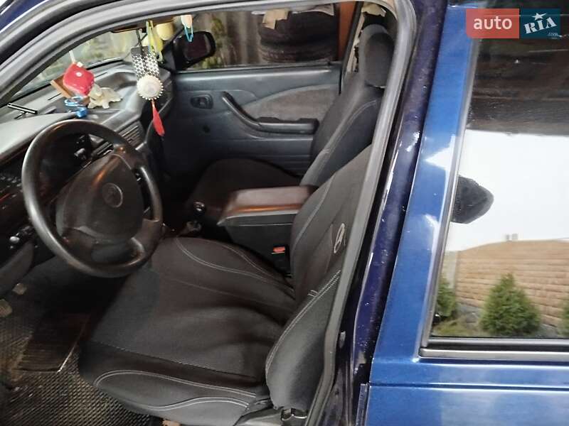 Седан Daewoo Nexia 2008 в Дергачах