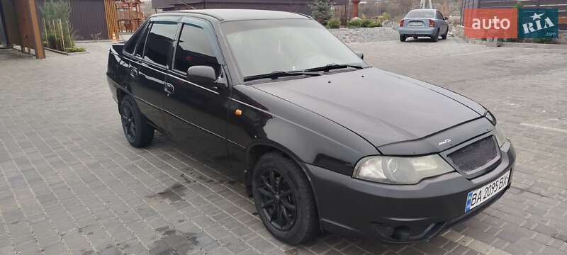 Седан Daewoo Nexia 2011 в Новоукраинке