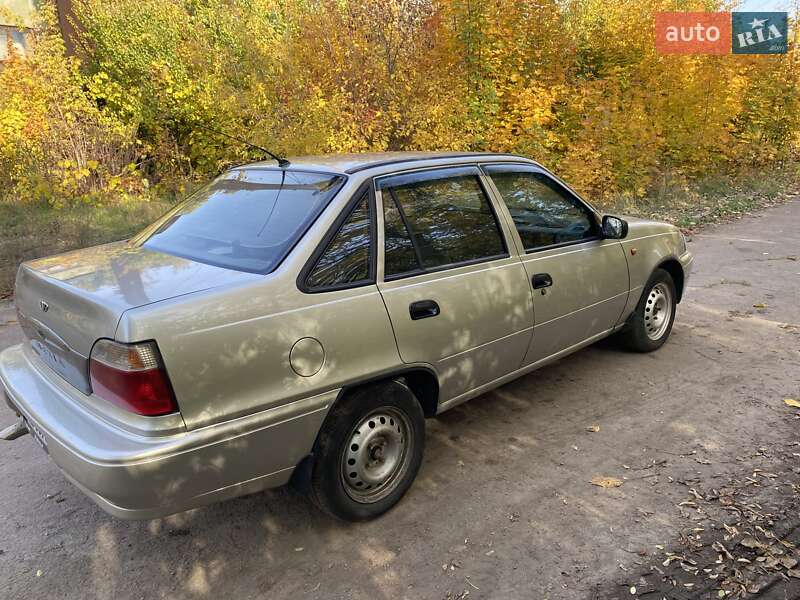 Седан Daewoo Nexia 2005 в Днепре
