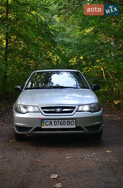 Седан Daewoo Nexia 2008 в Черкасах