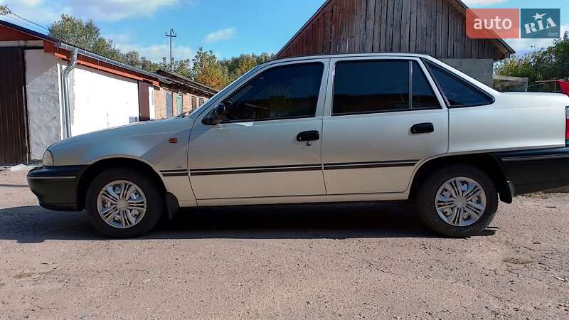 Седан Daewoo Nexia 2007 в Чернигове
