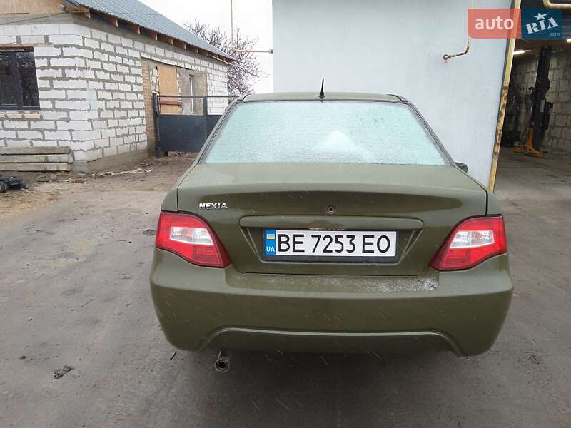 Седан Daewoo Nexia 2011 в 