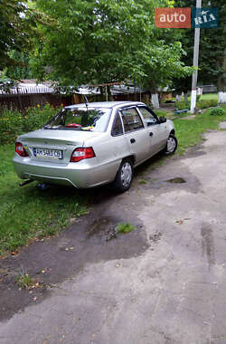 Седан Daewoo Nexia 2008 в 