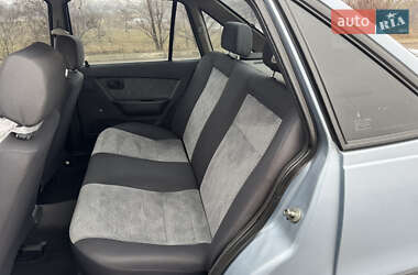 Седан Daewoo Nexia 2011 в 
