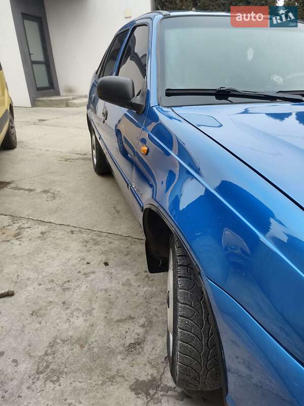 Седан Daewoo Nexia 2012 в Умани