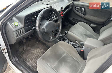Седан Daewoo Nexia 1995 в 