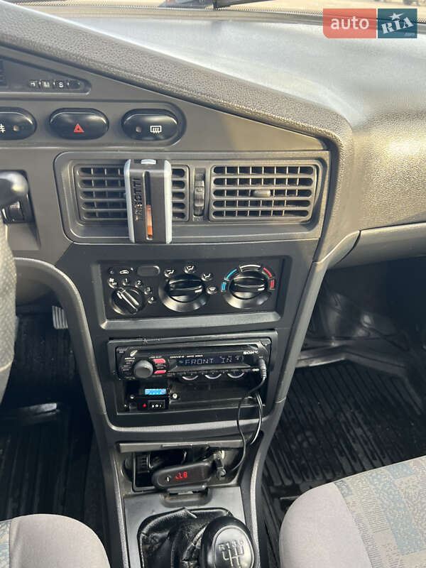 Седан Daewoo Nexia 2011 в Луцке