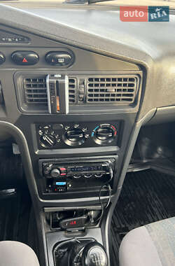 Седан Daewoo Nexia 2011 в 