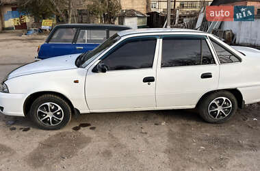 Седан Daewoo Nexia 2011 в 