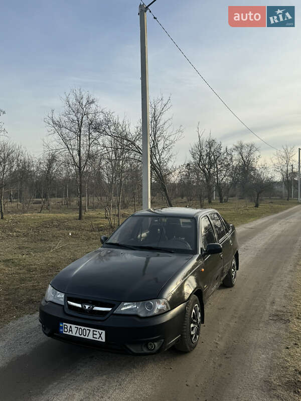 Седан Daewoo Nexia 2010 в Кропивницком