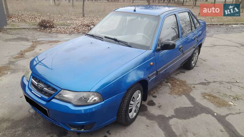 Седан Daewoo Nexia 2008 в Горішніх Плавнях