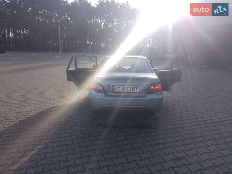 Седан Daewoo Nexia 2011 в Маневичах