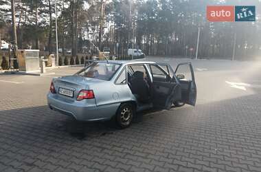 Седан Daewoo Nexia 2011 в 