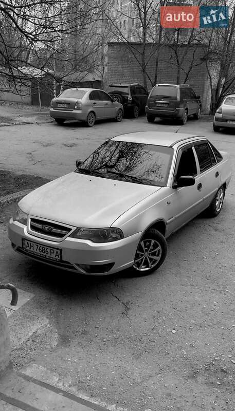 Седан Daewoo Nexia 2012 в 