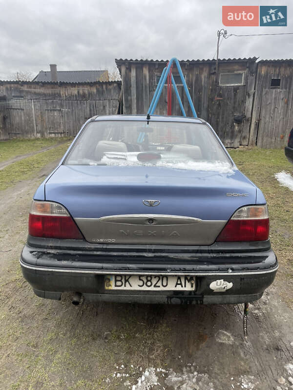 Седан Daewoo Nexia 2008 в Дубровице