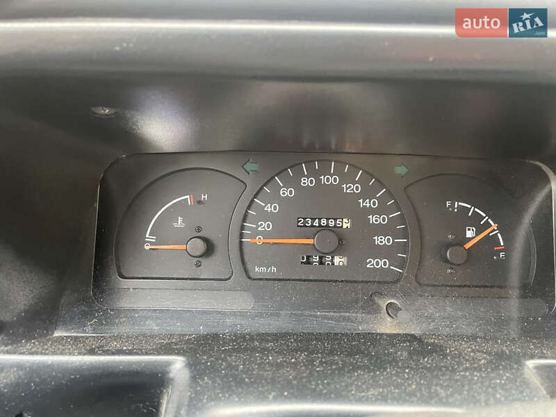 Седан Daewoo Nexia 2008 в Дубровице