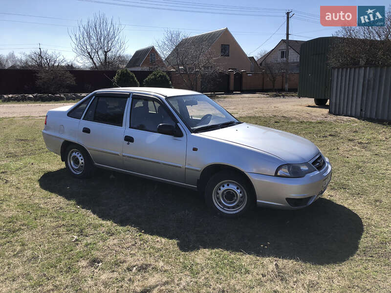 Седан Daewoo Nexia 2013 в 